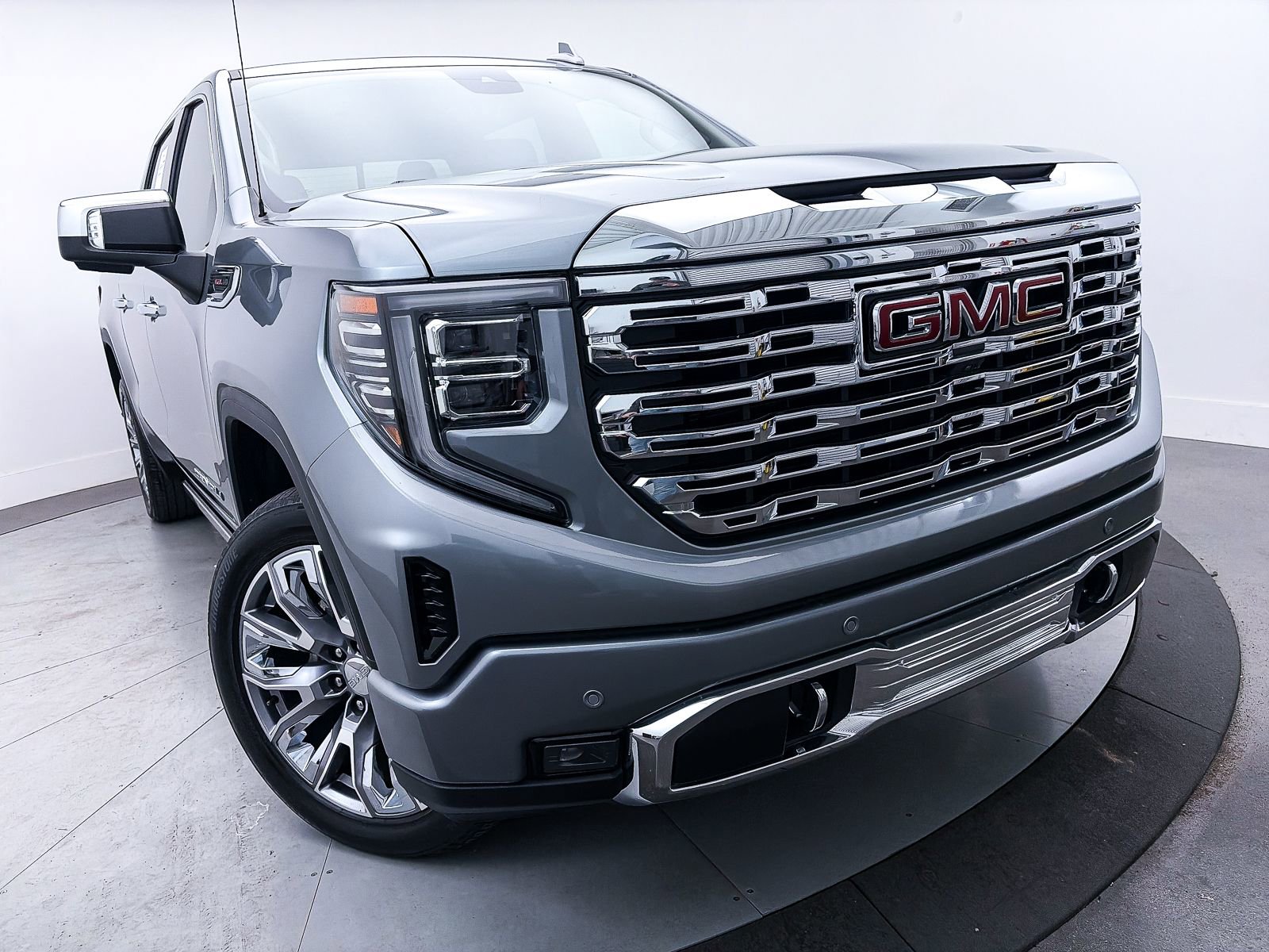 Used 2024 GMC Sierra 1500 Denali w/ Denali Reserve Package image 10