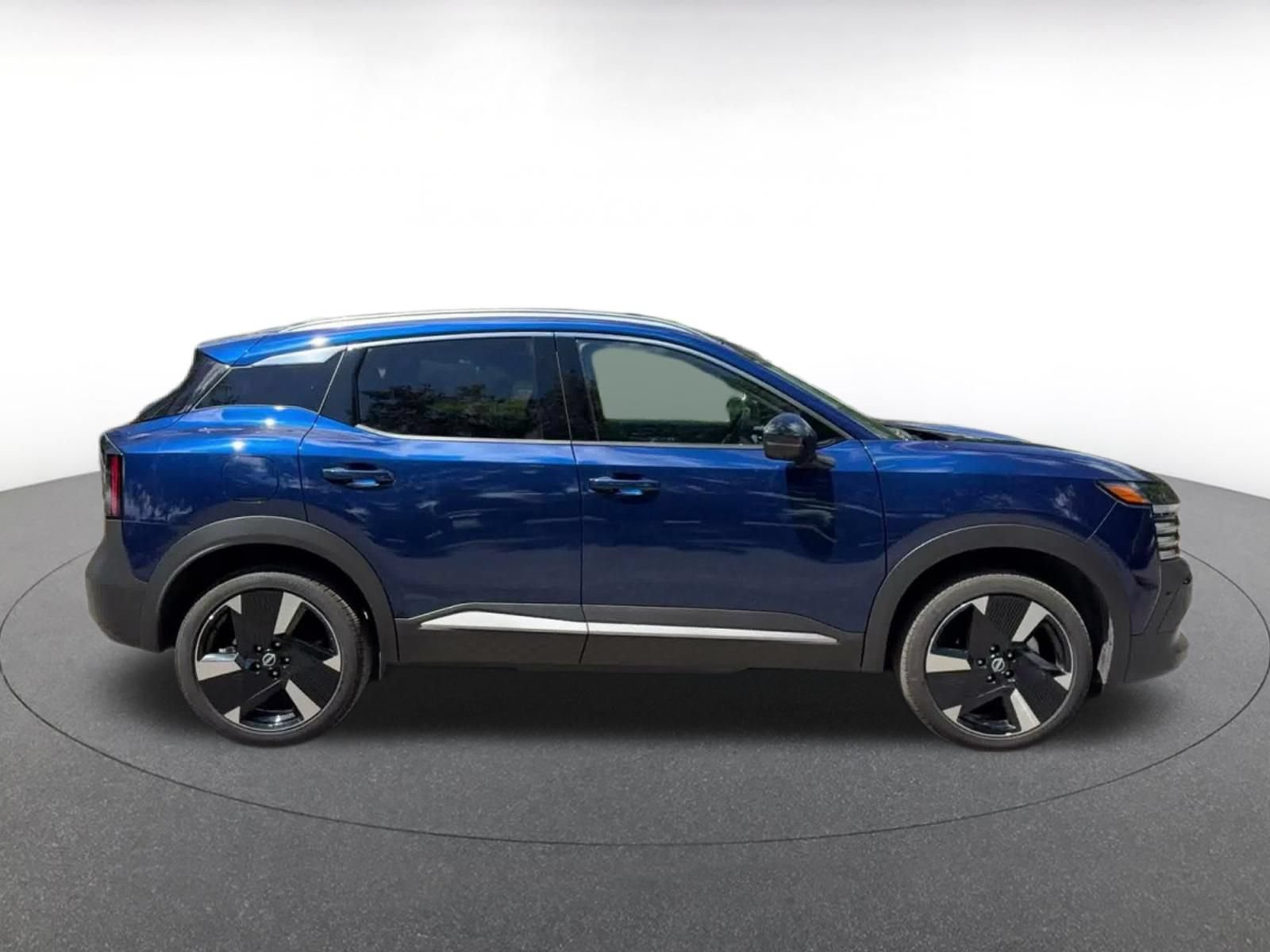 Used 2026 Nissan Kicks SR FWD image 15