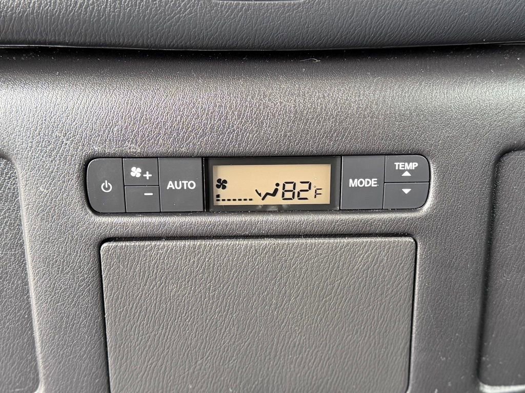 Used 2022 Nissan Armada SV image 9