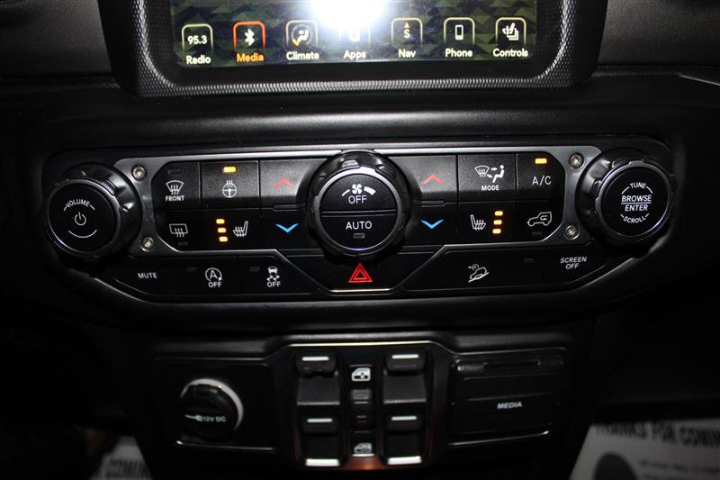 Used 2019 Jeep Wrangler Unlimited Sahara AWD/4WD image 22
