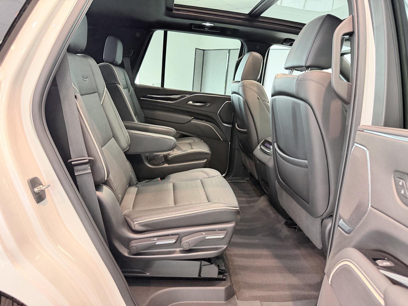 Used 2022 Cadillac Escalade Sport w/ Touring Package AWD/4WD image 28