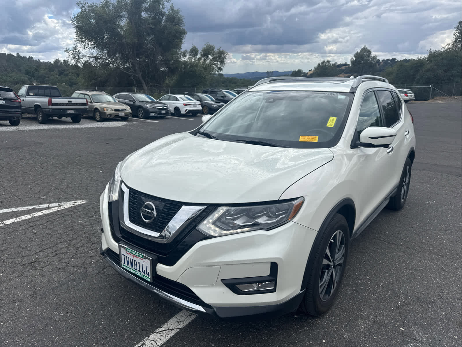 Used 2017 Nissan Rogue SL w/ SL Premium Package AWD/4WD image 1