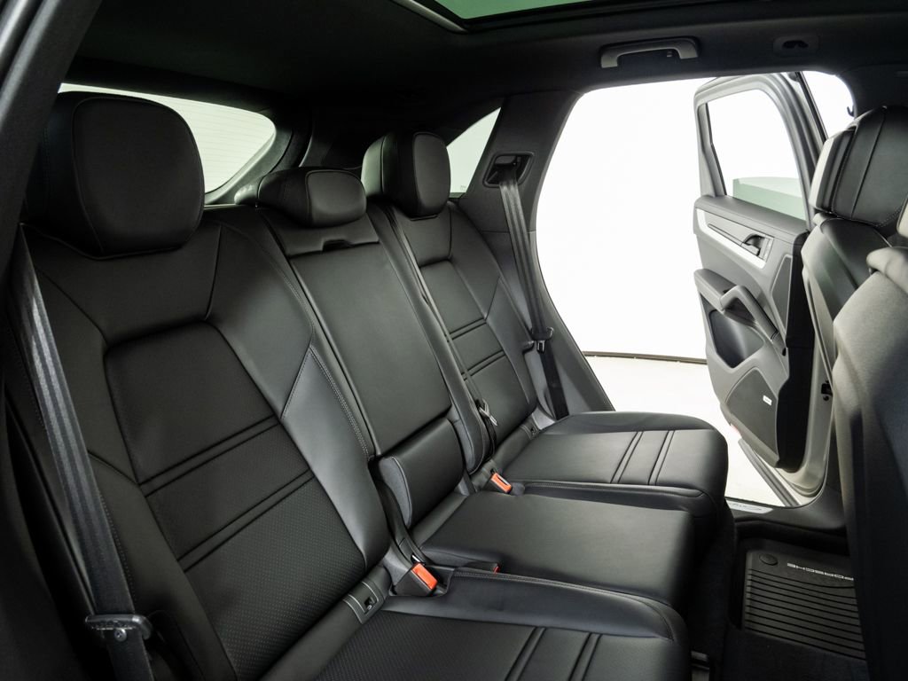 New 2026 Porsche Cayenne image 23