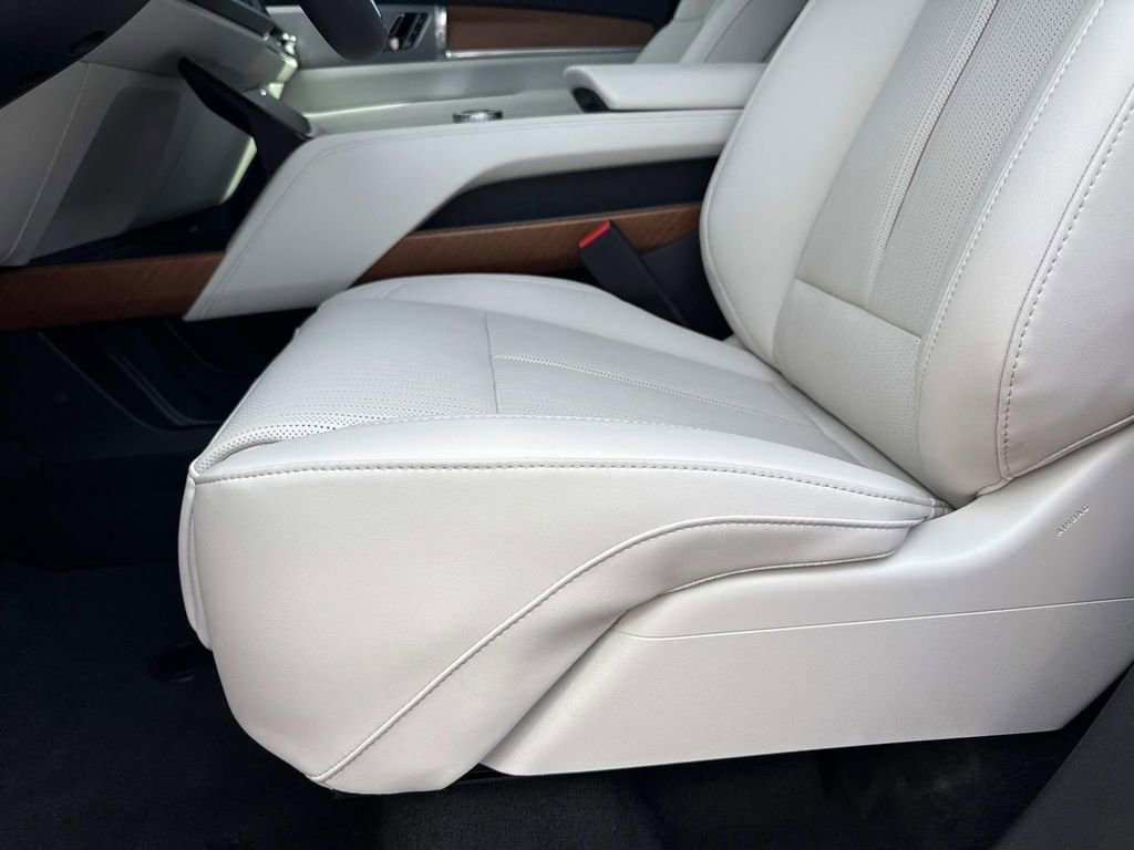 New 2026 Cadillac Vistiq Luxury image 19