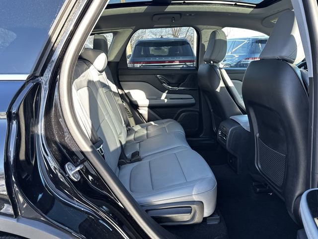 Used 2022 Lincoln Corsair AWD w/ Premium Package image 37