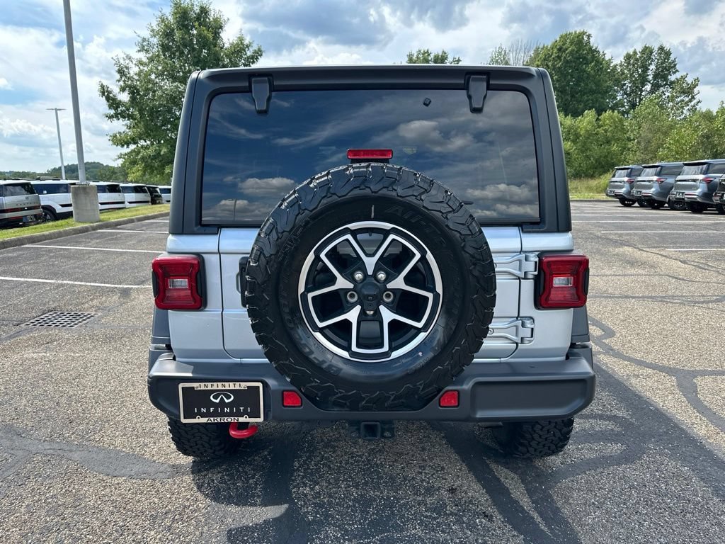 Used 2024 Jeep Wrangler Unlimited Rubicon AWD/4WD image 9