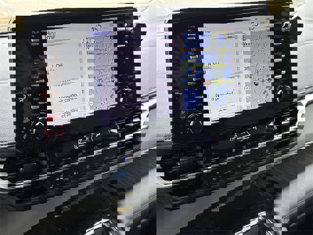 Used 2024 Toyota Sienna Limited image 20