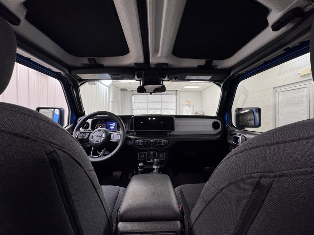 Used 2024 Jeep Gladiator Sport image 18