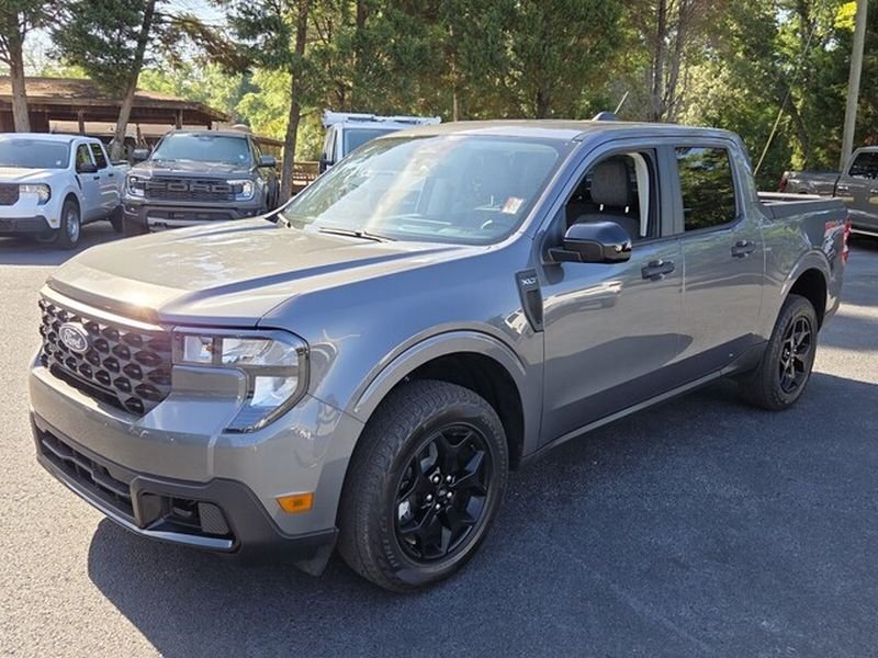 Used 2025 Ford Maverick XLT w/ XLT Luxury Package AWD/4WD image 3