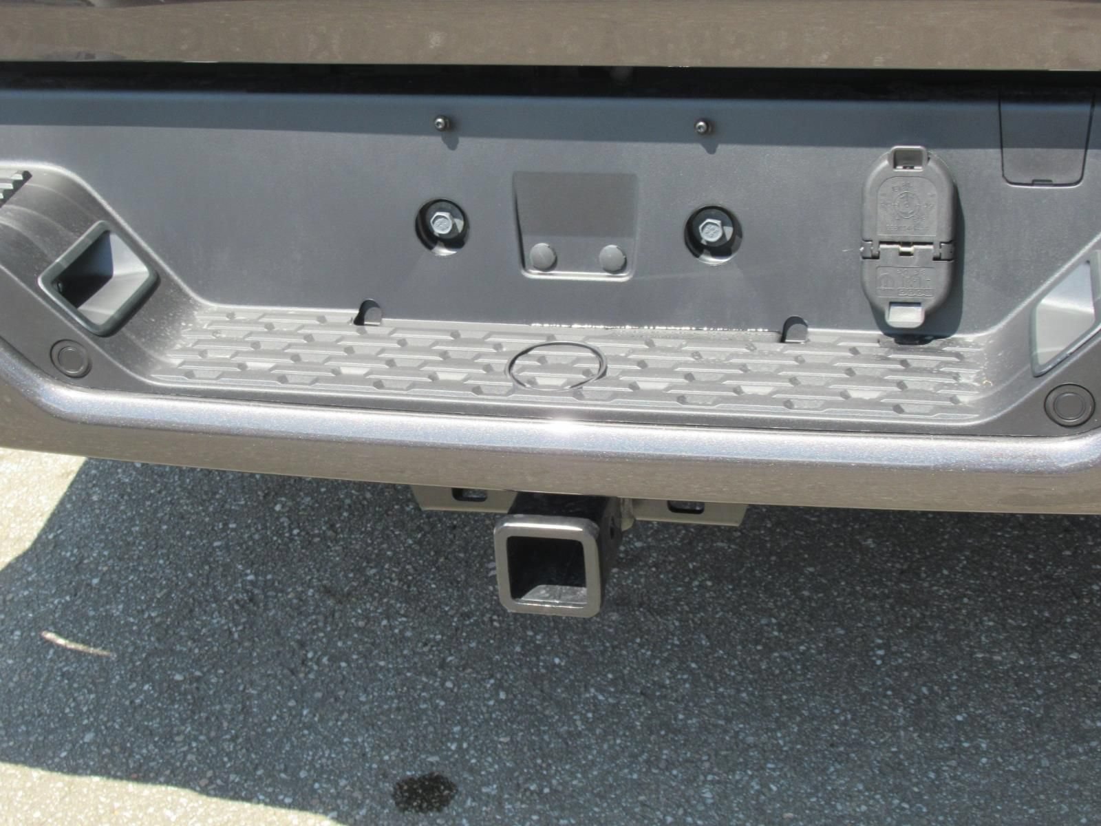 New 2026 RAM 1500 Express AWD/4WD image 10