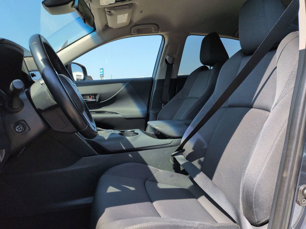 Used 2024 Toyota Venza LE AWD/4WD image 14