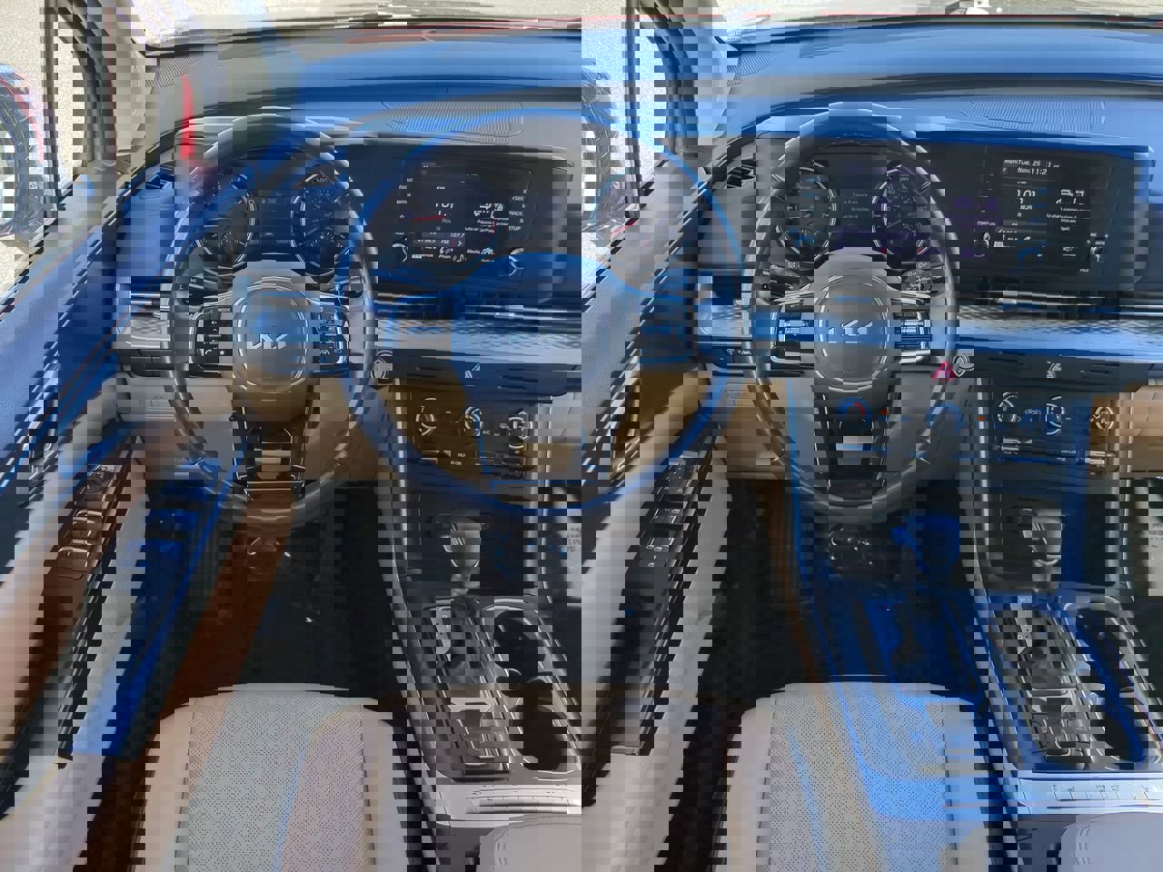 Used 2024 Kia Carnival LX image 16