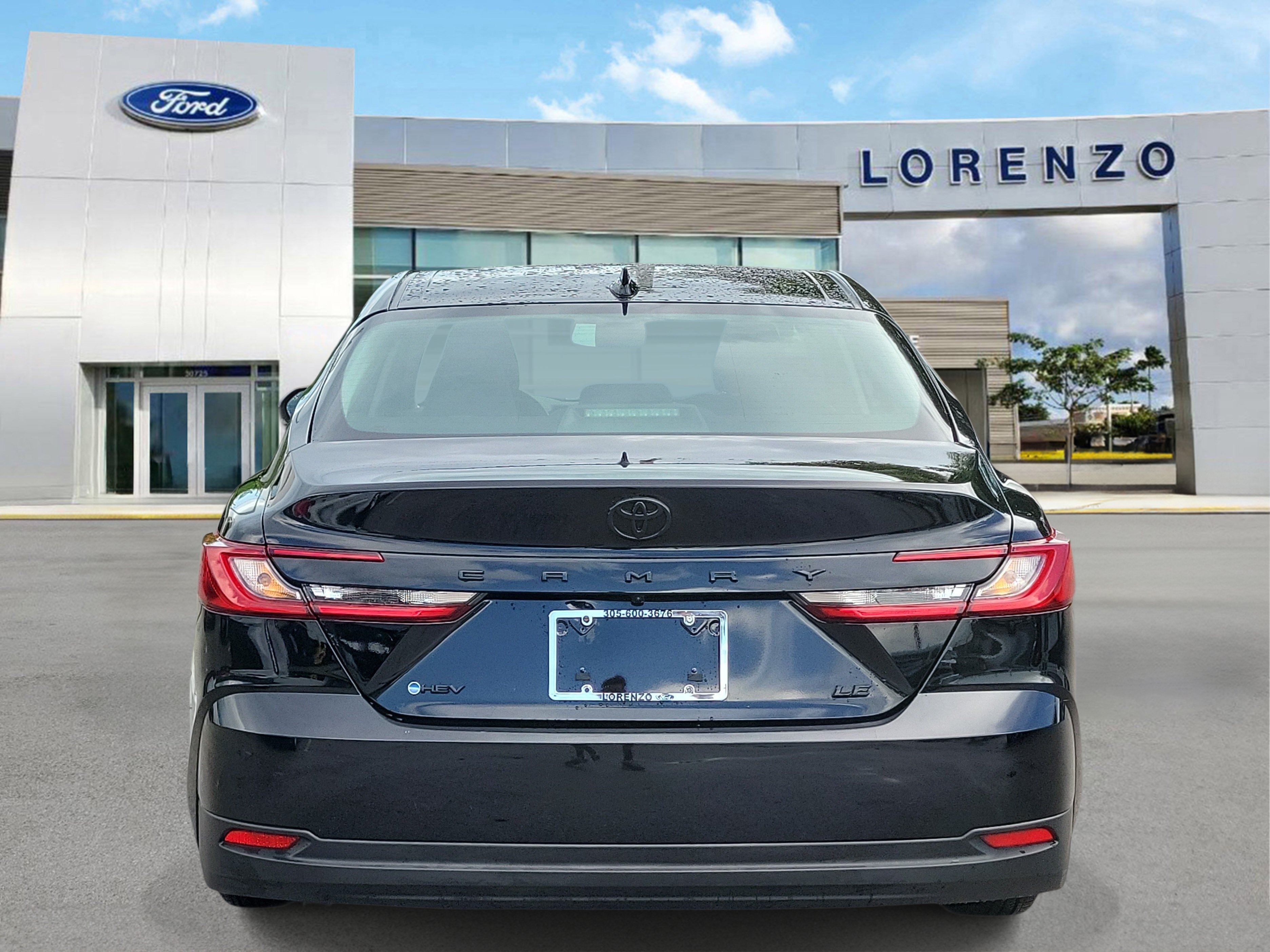 Used 2025 Toyota Camry LE FWD image 6
