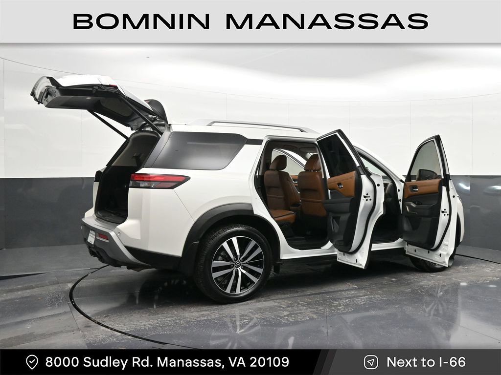 Used 2024 Nissan Pathfinder Platinum image 37