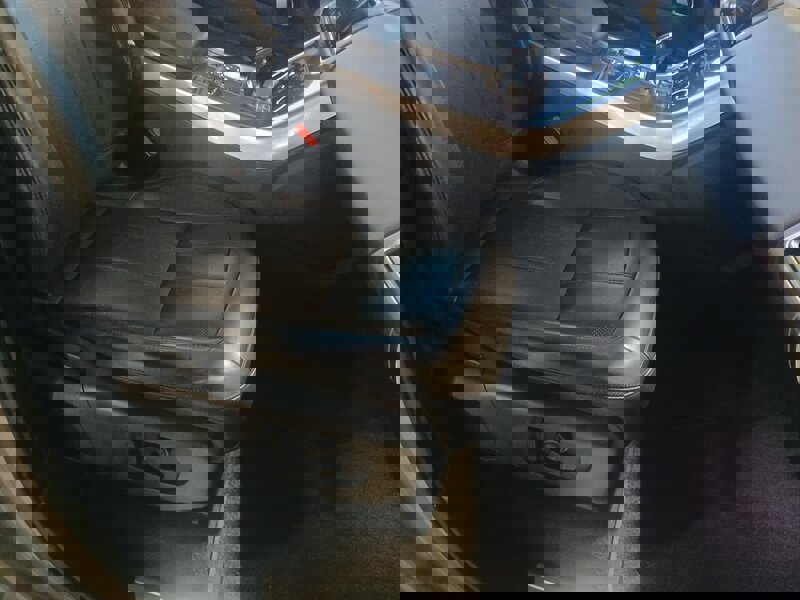 Used 2018 Land Rover Range Rover Sport HSE image 35