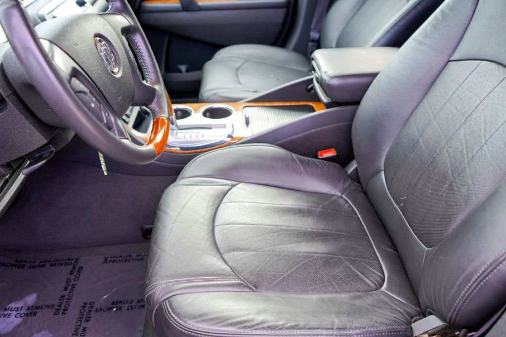 Used 2011 Buick Enclave CXL image 10