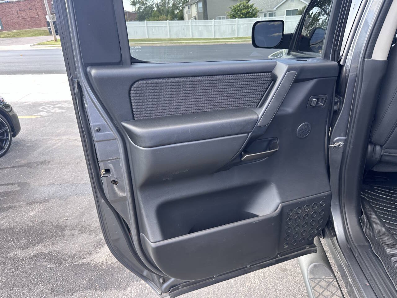 Used 2014 Nissan Titan SV w/ SV Value Truck Package AWD/4WD image 16