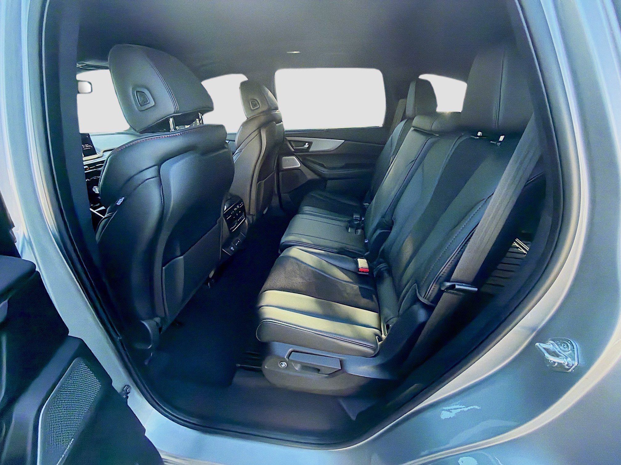 Used 2025 Acura MDX A-Spec image 24