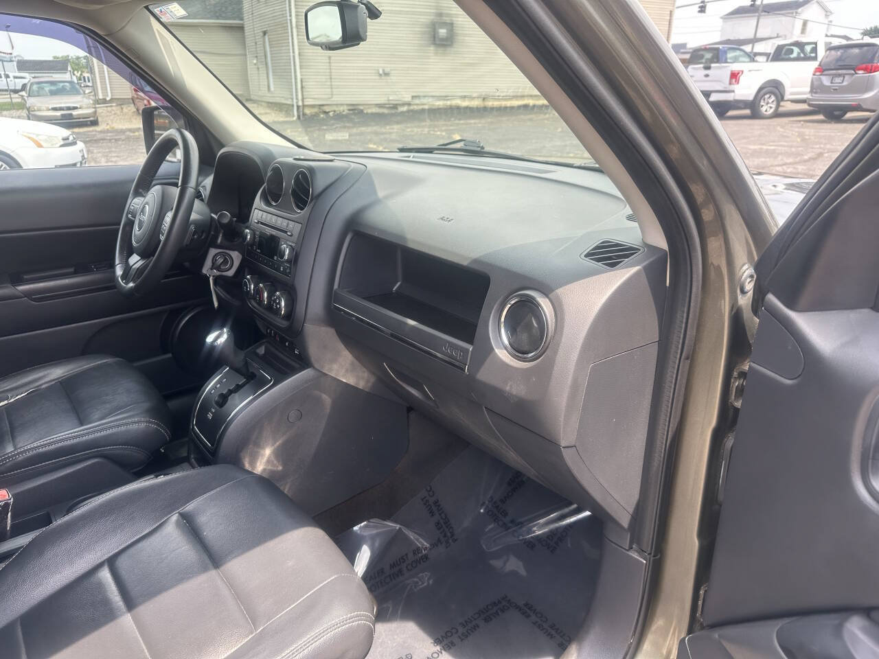 Used 2015 Jeep Patriot High Altitude FWD image 16