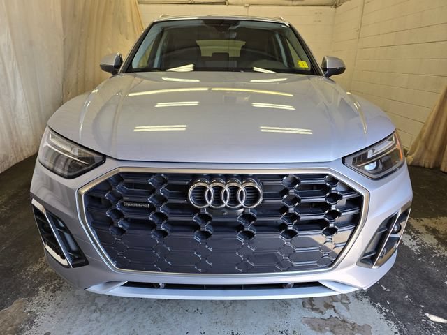Used 2023 Audi Q5 2.0T Premium Plus w/ Premium Plus Package AWD/4WD image 3
