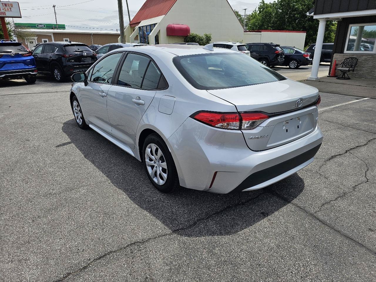 Used 2022 Toyota Corolla LE FWD image 8