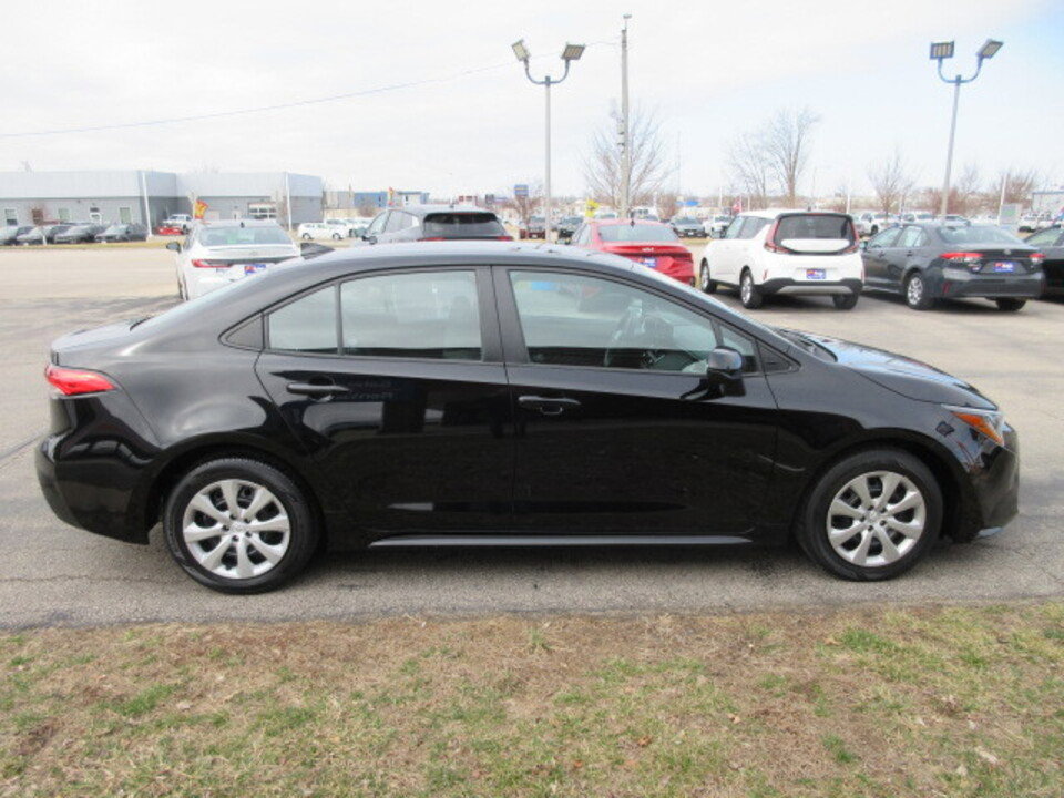 Used 2024 Toyota Corolla LE image 6