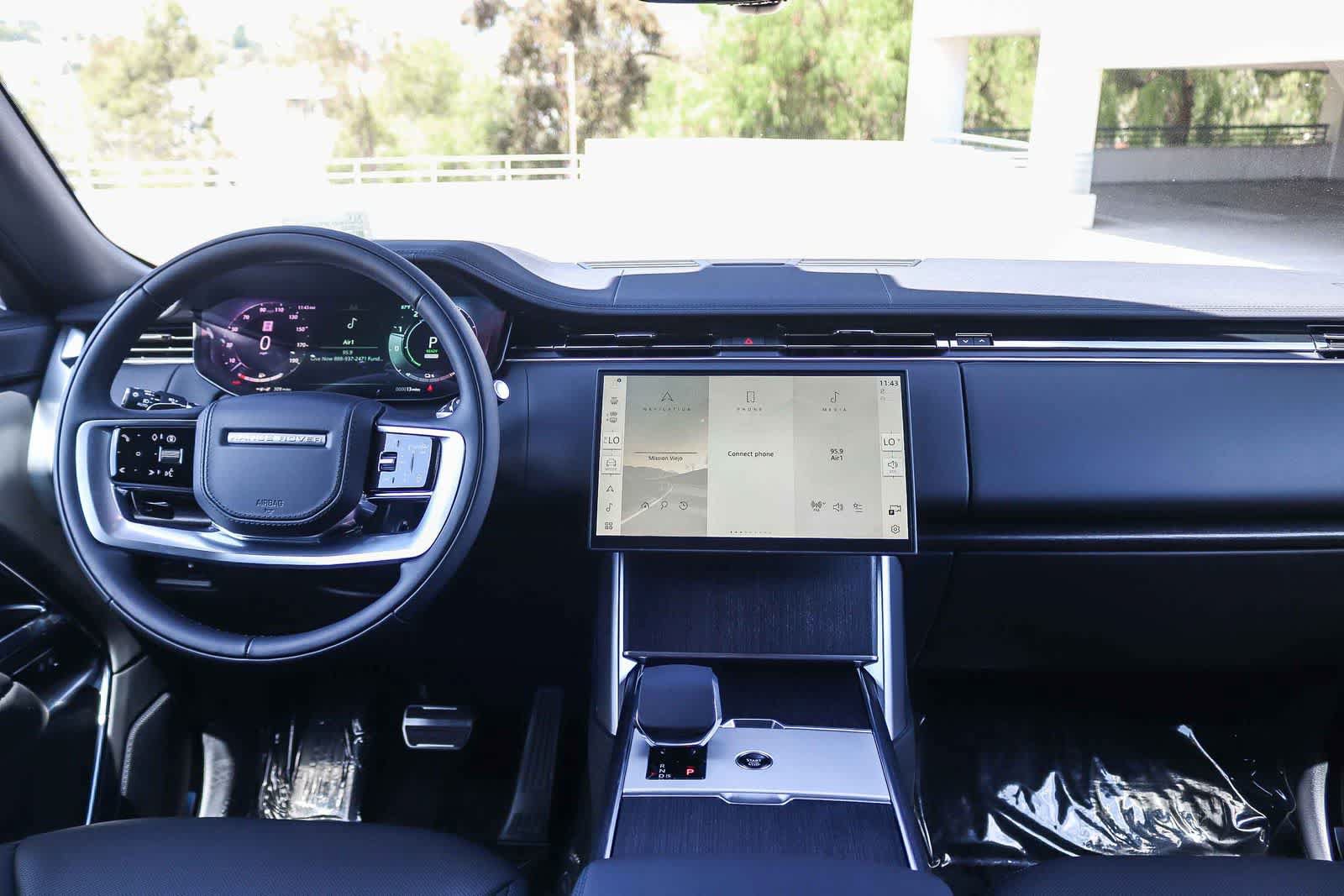 New 2026 Land Rover Range Rover SE AWD/4WD image 14