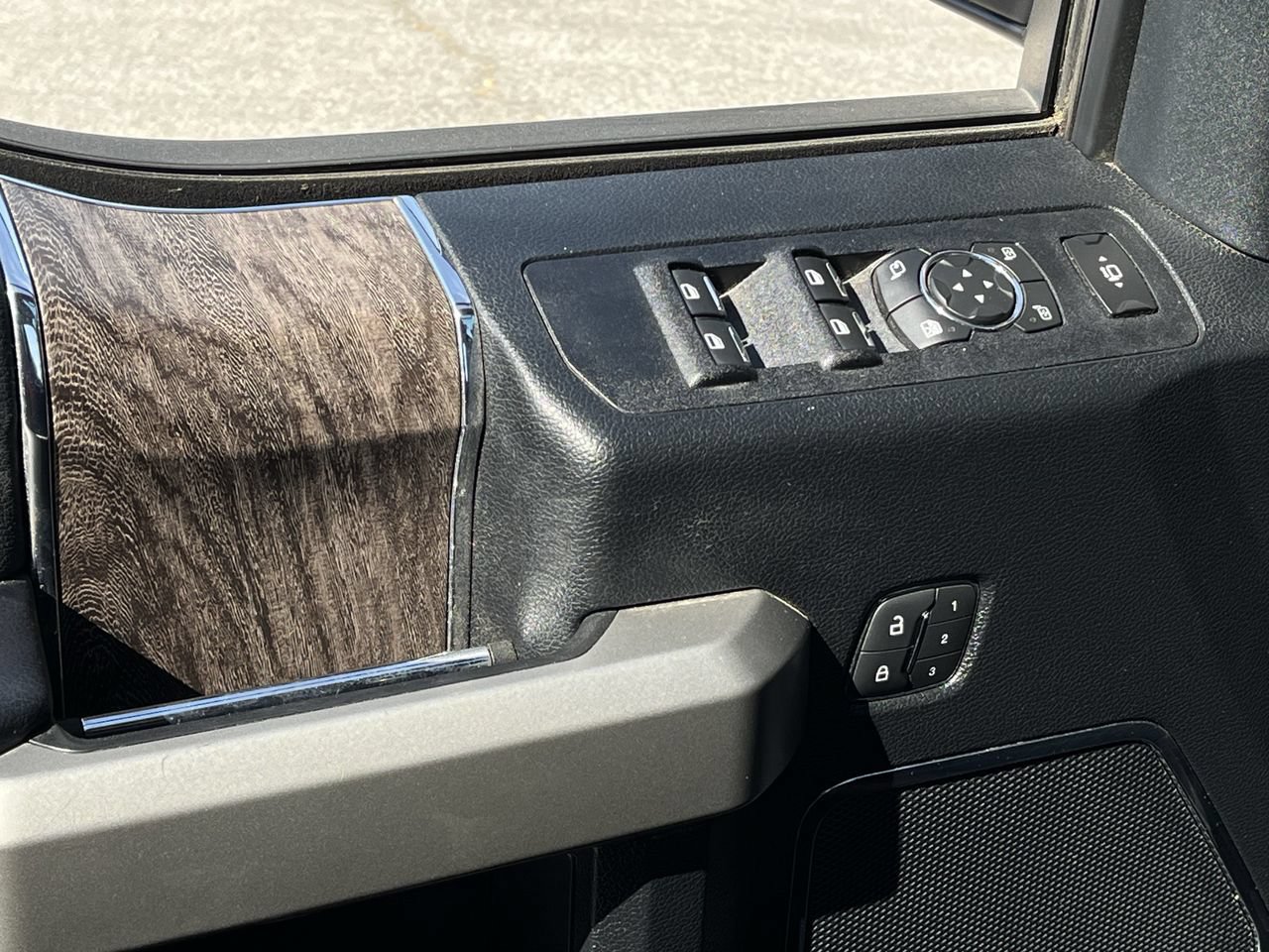 Used 2019 Ford F250 Lariat w/ Lariat Value Package AWD/4WD image 21