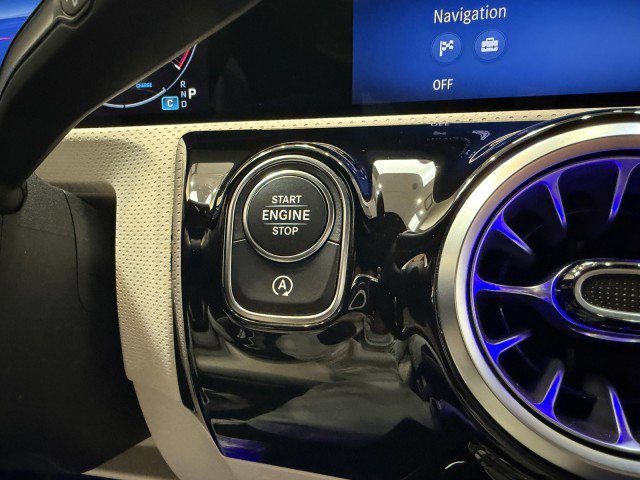 Used 2025 Mercedes-Benz CLA 250 image 21