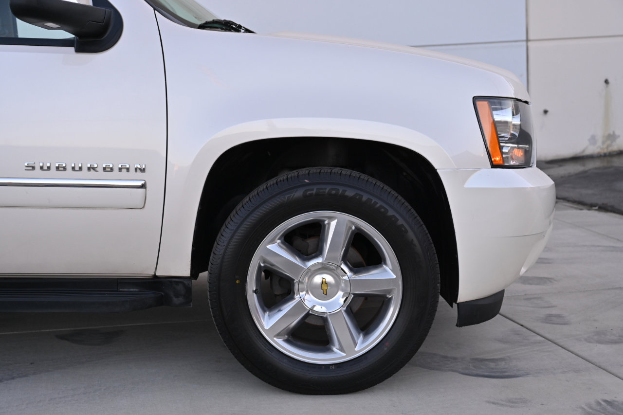 Used 2013 Chevrolet Suburban LTZ RWD image 27