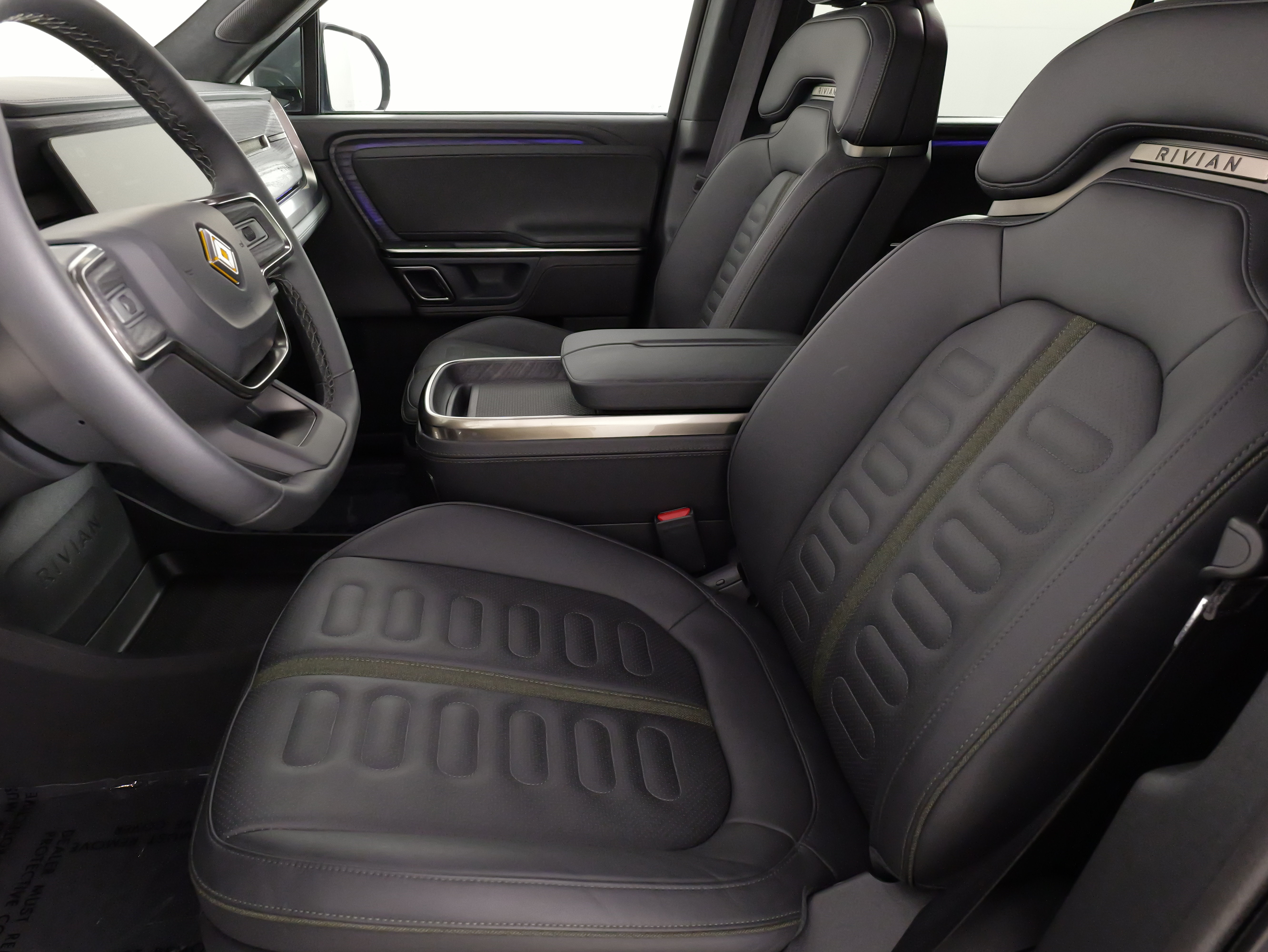 Used 2023 Rivian R1S Adventure AWD/4WD image 30