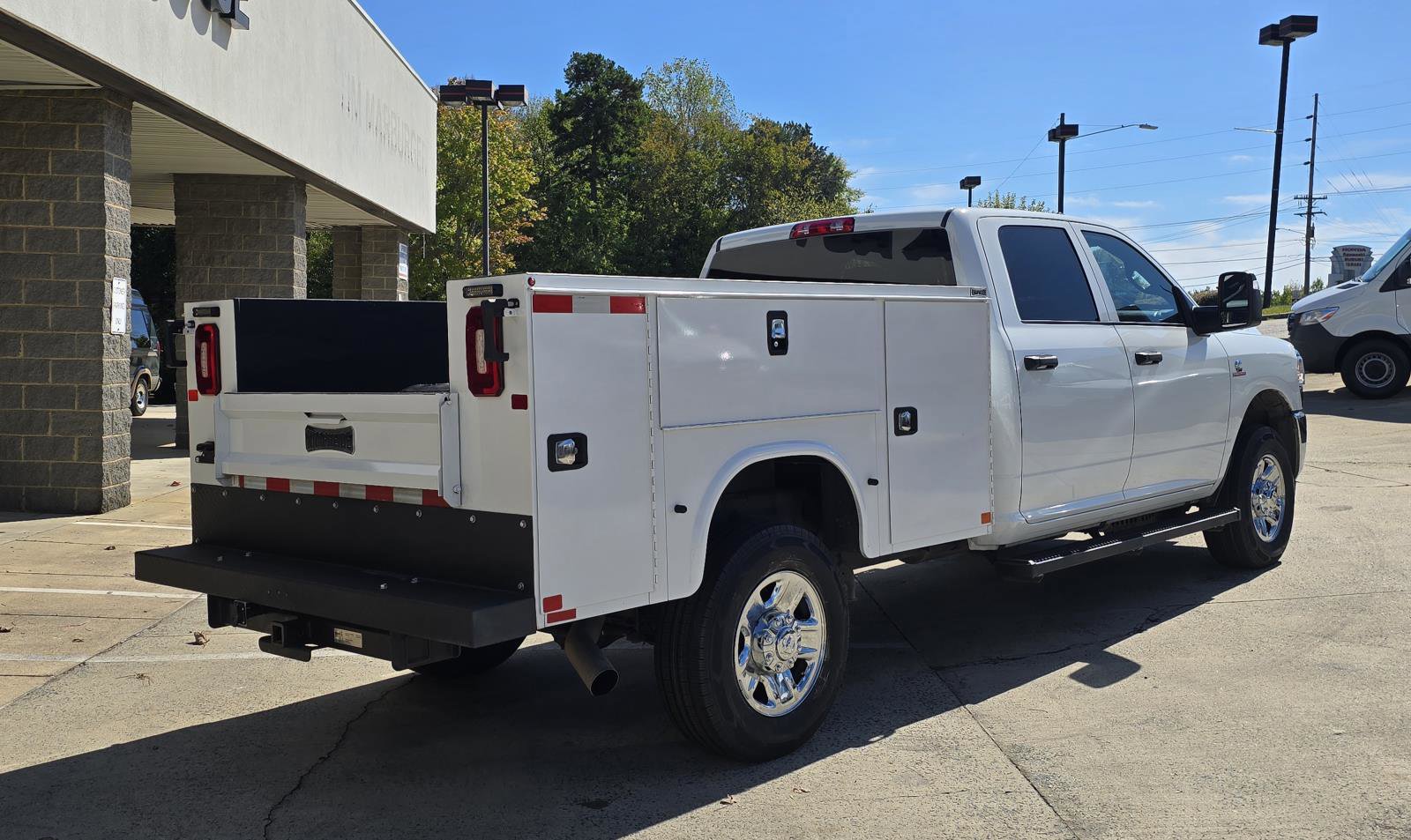 Used 2024 RAM 2500 Tradesman w/ Chrome Appearance Group image 4
