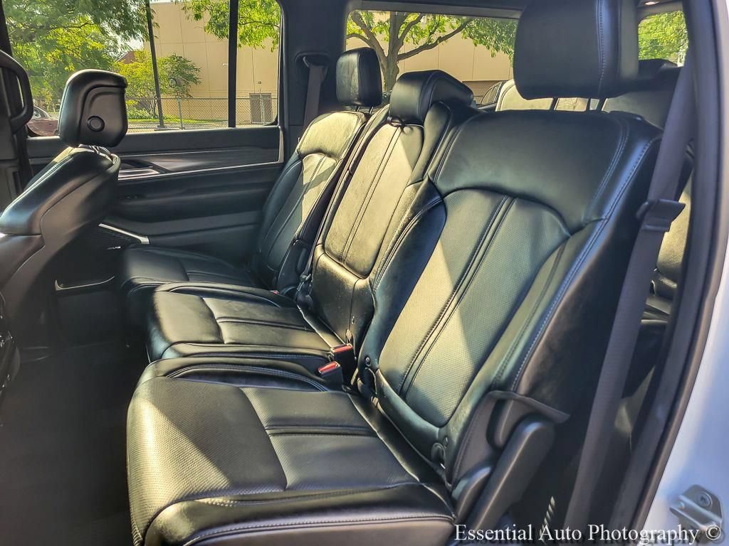 Certified 2024 Jeep Wagoneer Series II w/ Flexible Seating Group RWD image 17