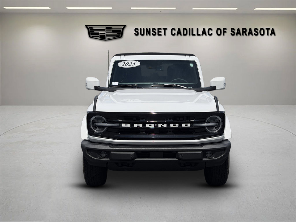 Used 2025 Ford Bronco Outer Banks AWD/4WD image 2