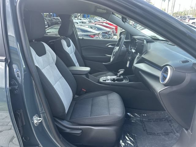 Used 2025 Chevrolet Trax LS w/ LS Convenience Package FWD image 29