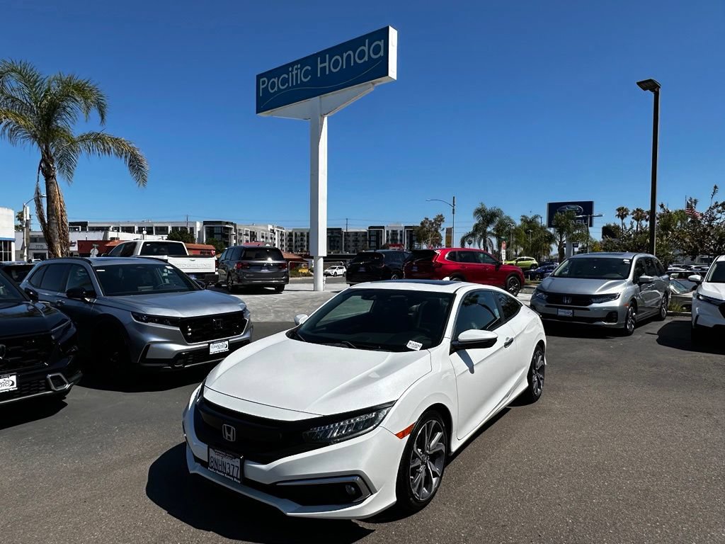 Used 2019 Honda Civic Touring image 2