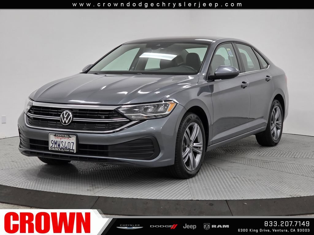 Used 2024 Volkswagen Jetta SE FWD image 3