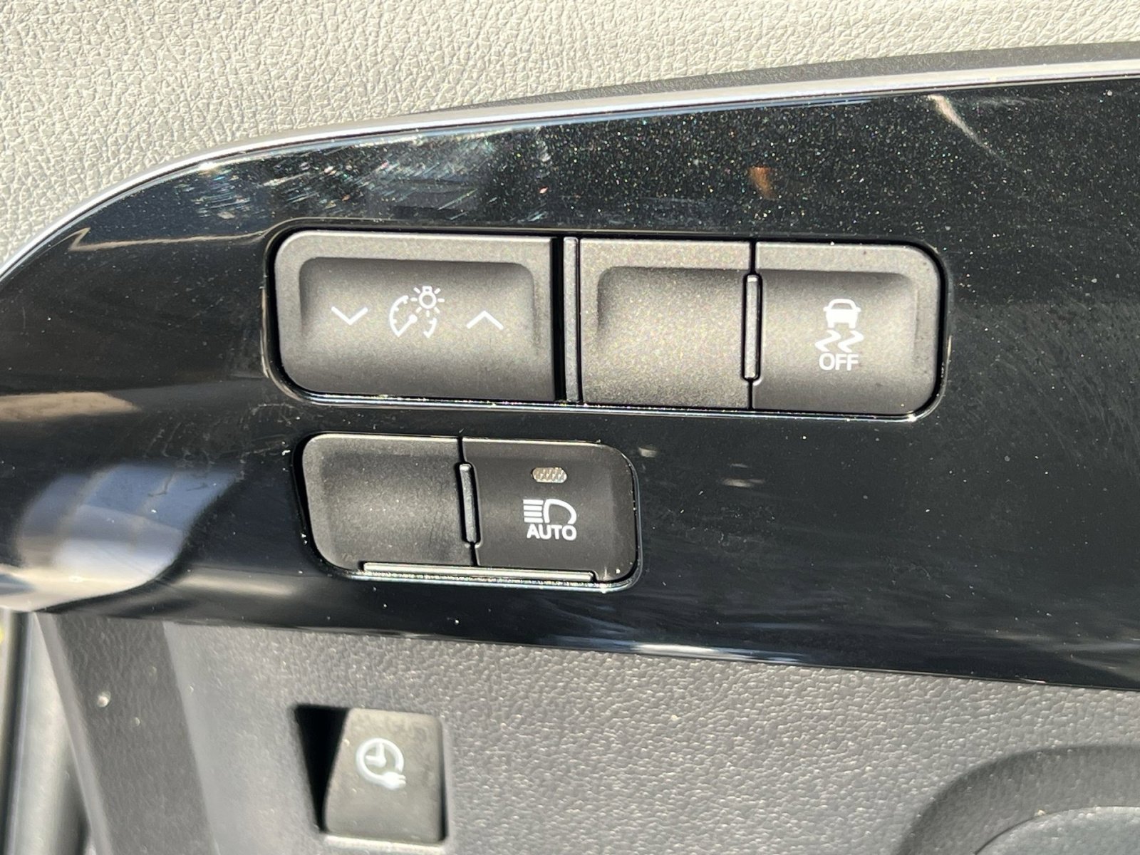 Used 2022 Toyota Prius Prime LE image 34