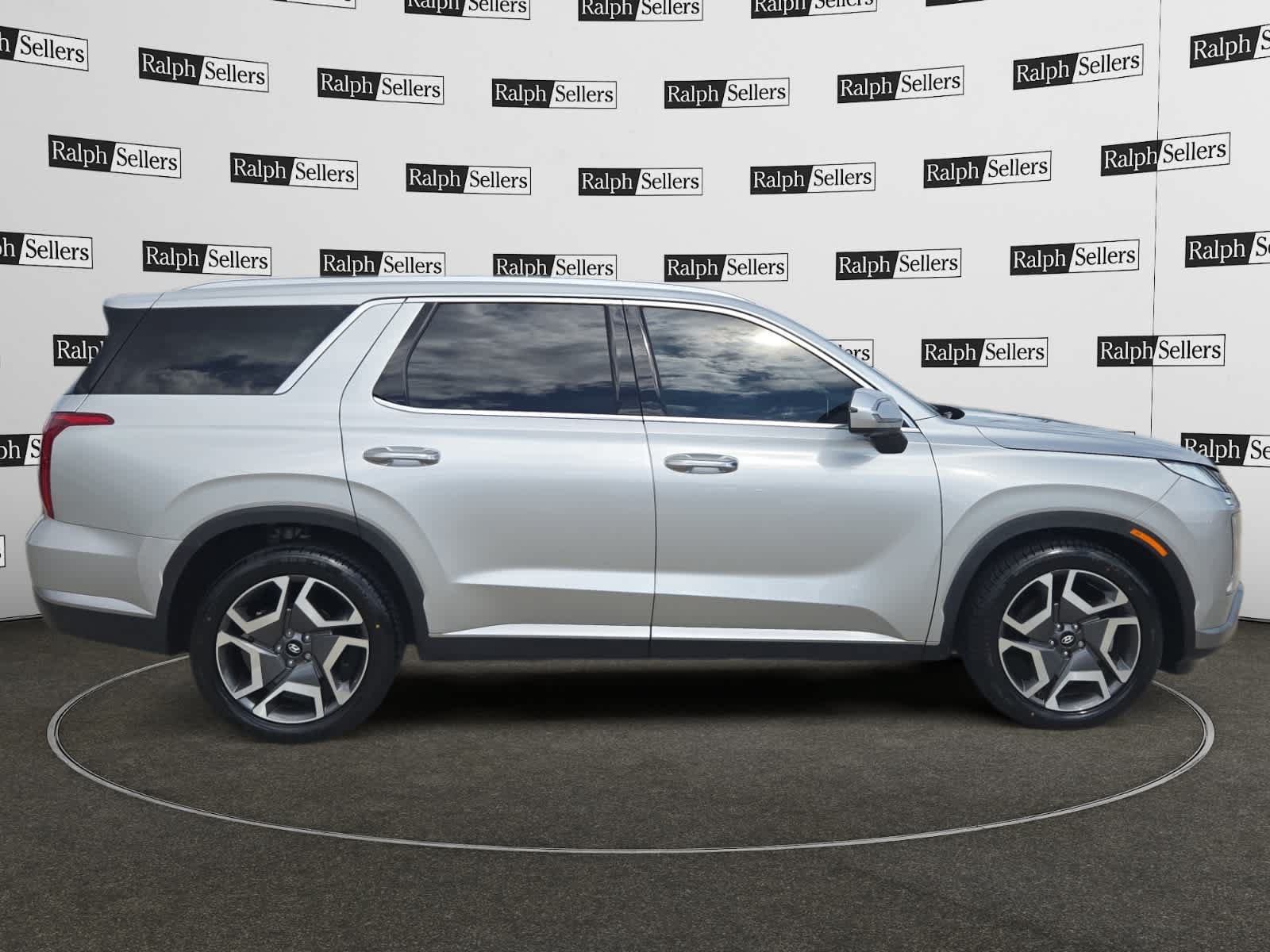 Used 2024 Hyundai Palisade SEL w/ Premium Package FWD image 6
