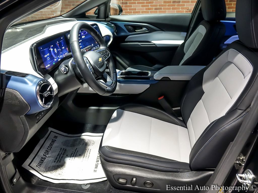 Used 2025 Chevrolet Equinox EV LT image 13
