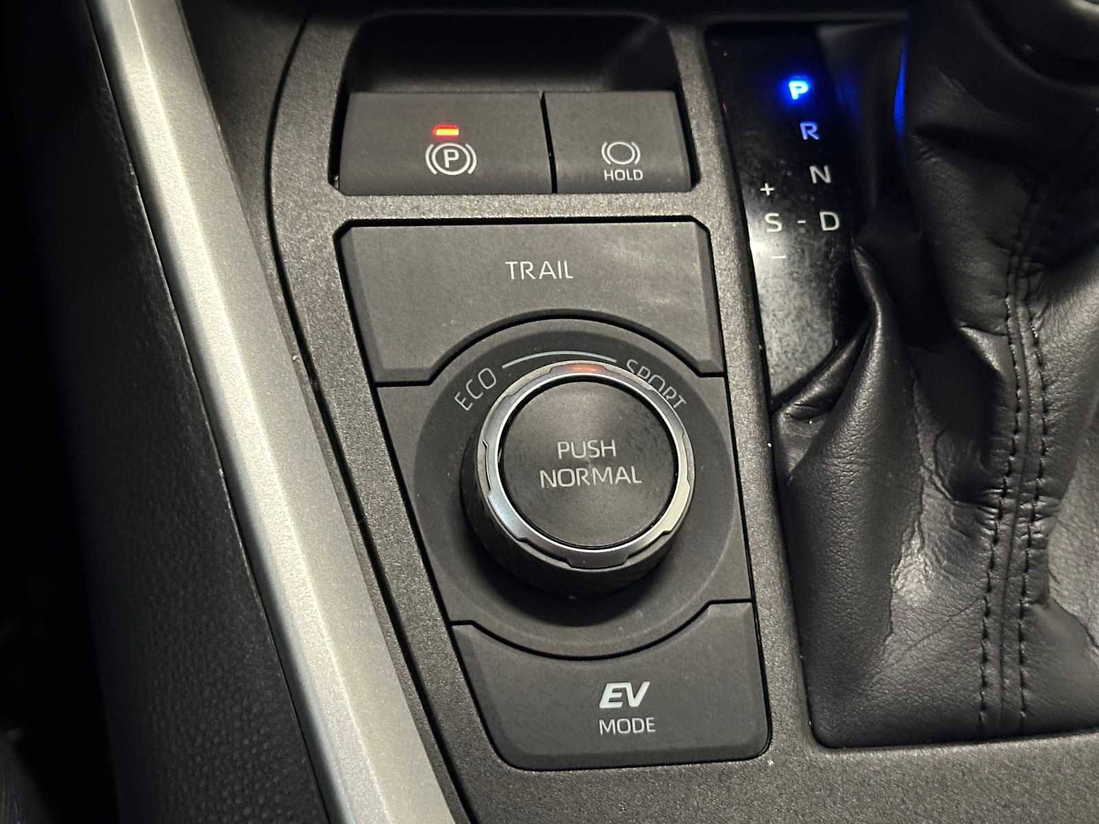 Certified 2023 Toyota RAV4 SE w/ Convenience Package image 16