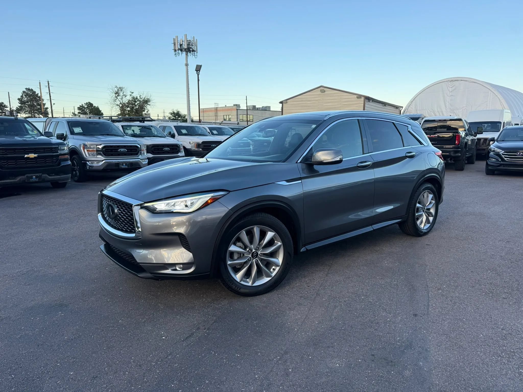 Used 2021 INFINITI QX50 Luxe AWD/4WD image 2