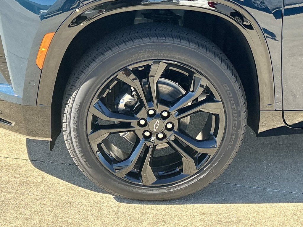 New 2027 Chevrolet Traverse RS w/ LPO, Floor Liner Package FWD image 7