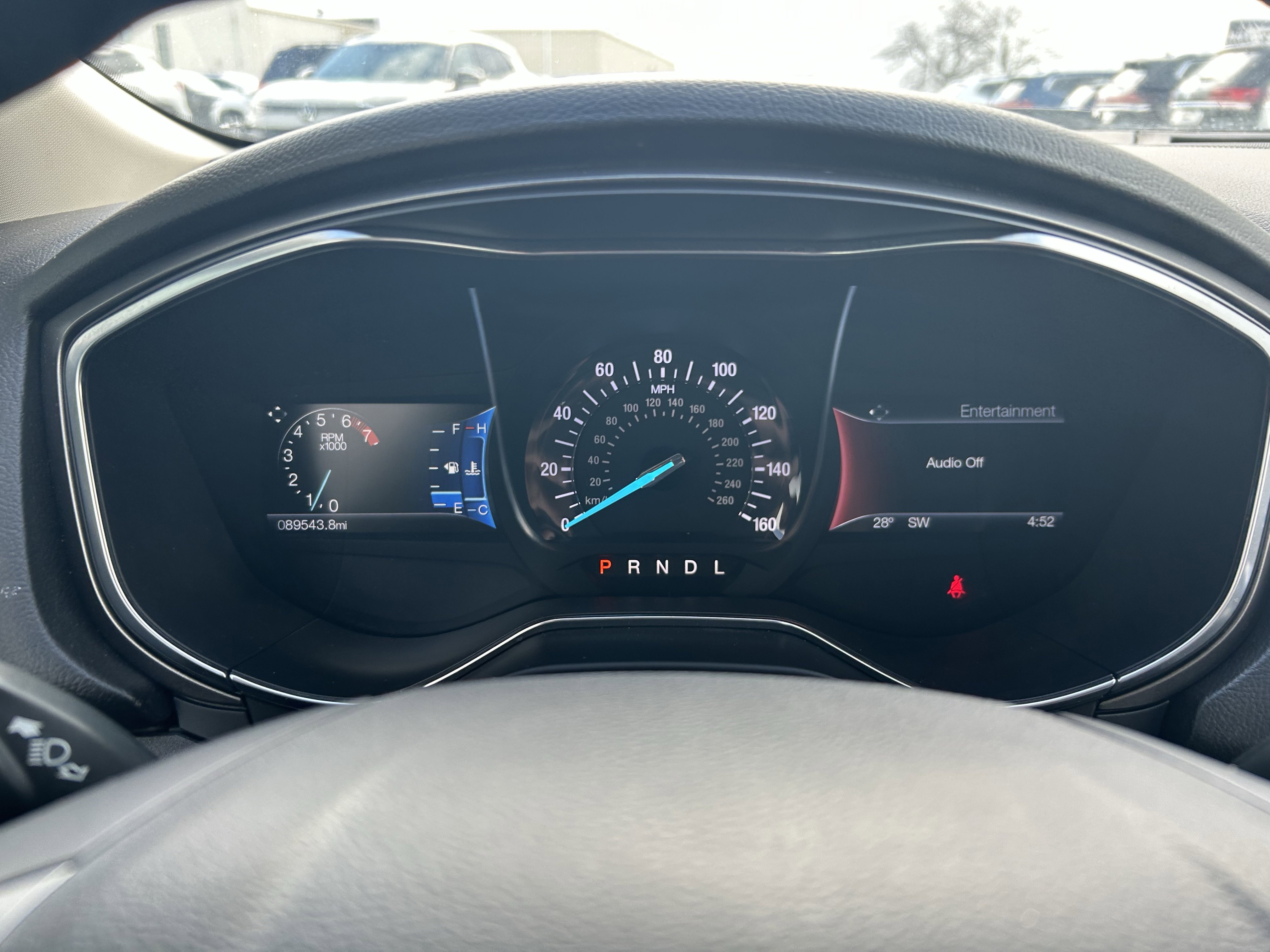 Used 2017 Ford Fusion SE w/ Fusion SE Technology Package image 11