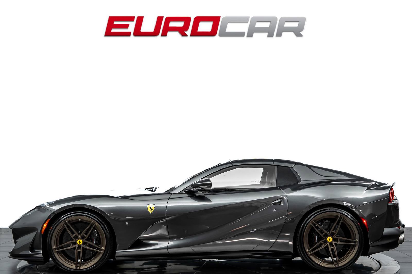 Used 2021 Ferrari 812 GTS RWD image 3
