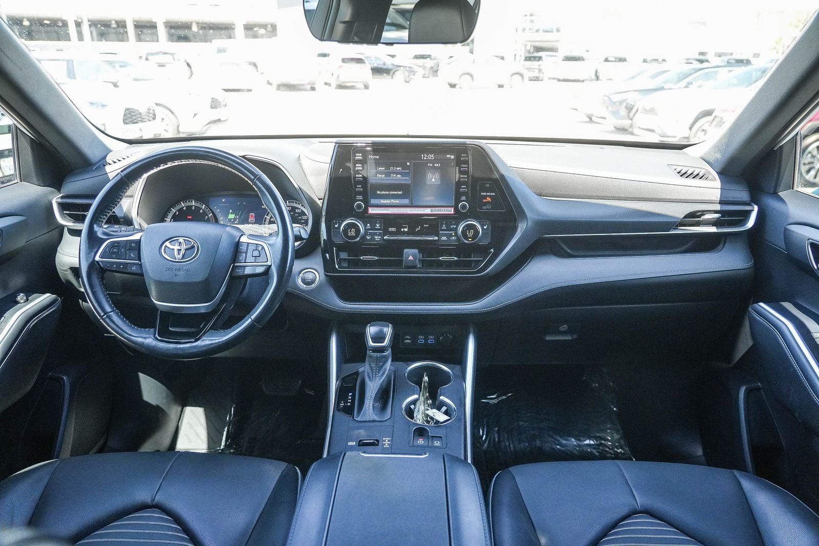 Used 2022 Toyota Highlander XSE FWD image 12