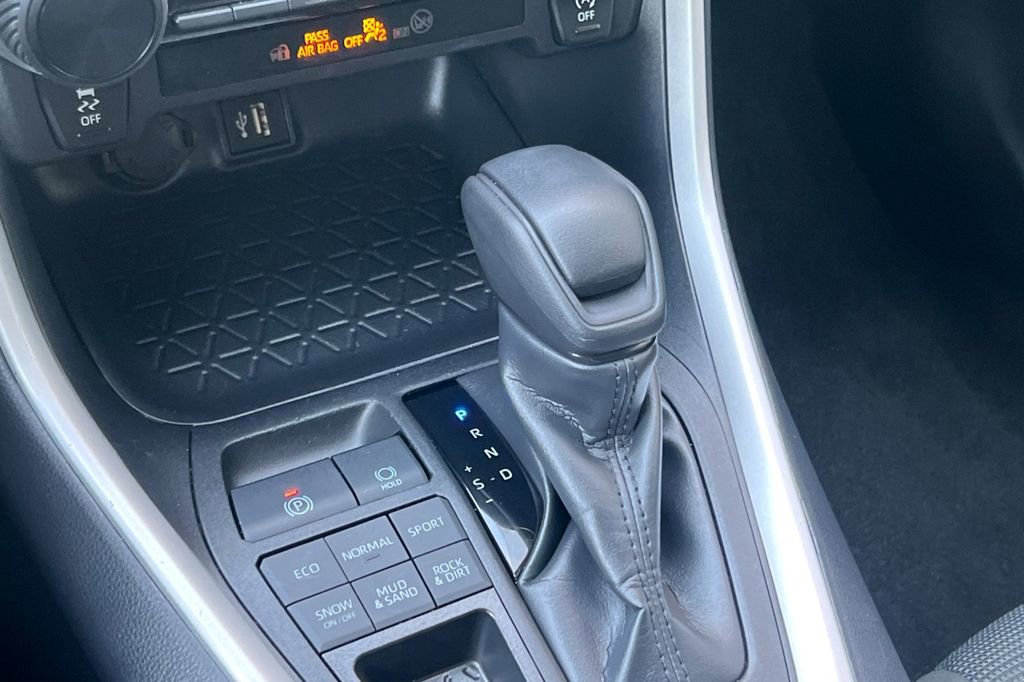 Certified 2025 Toyota RAV4 LE image 23