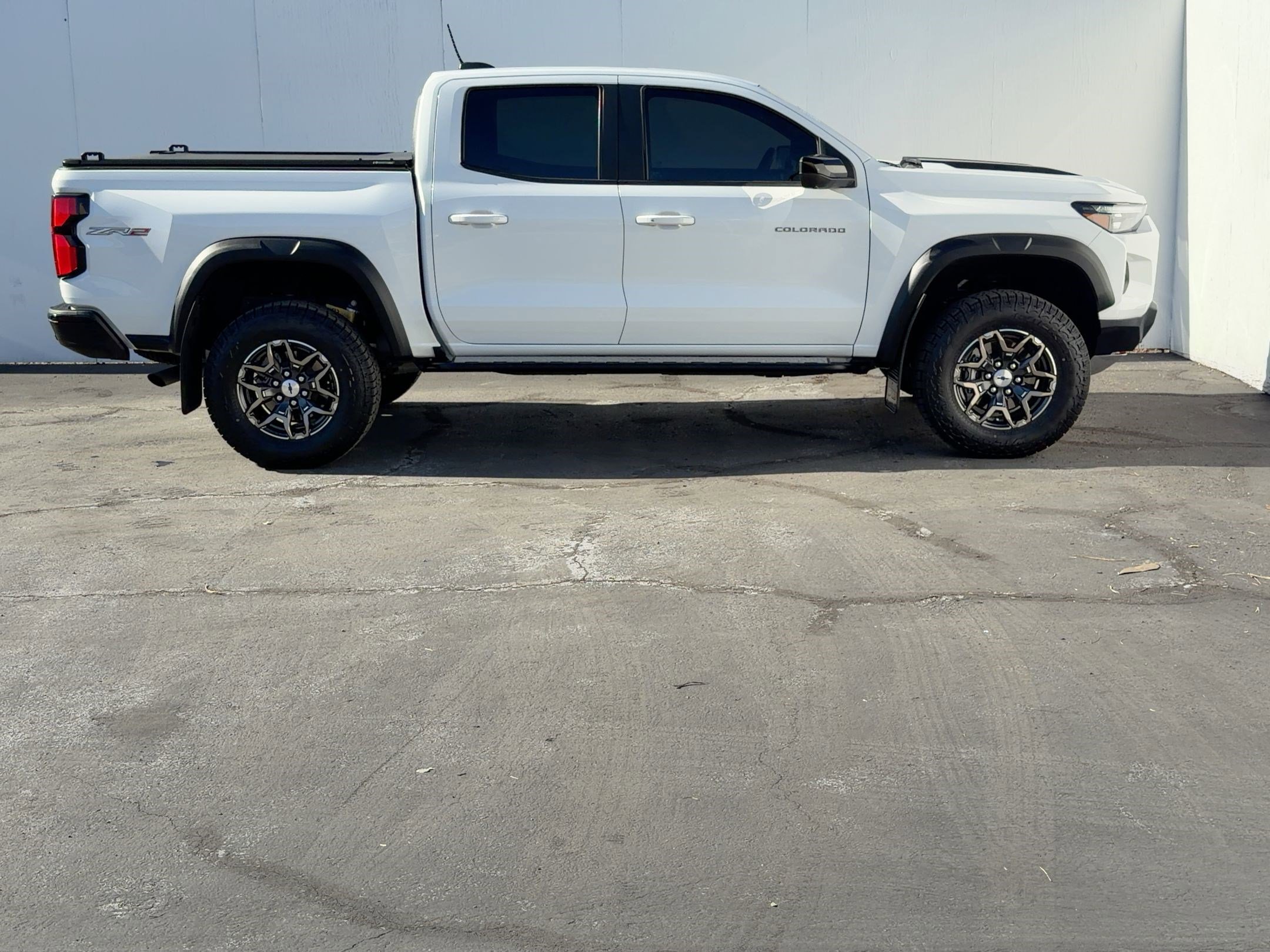 Used 2024 Chevrolet Colorado ZR2 w/ Technology Package image 6