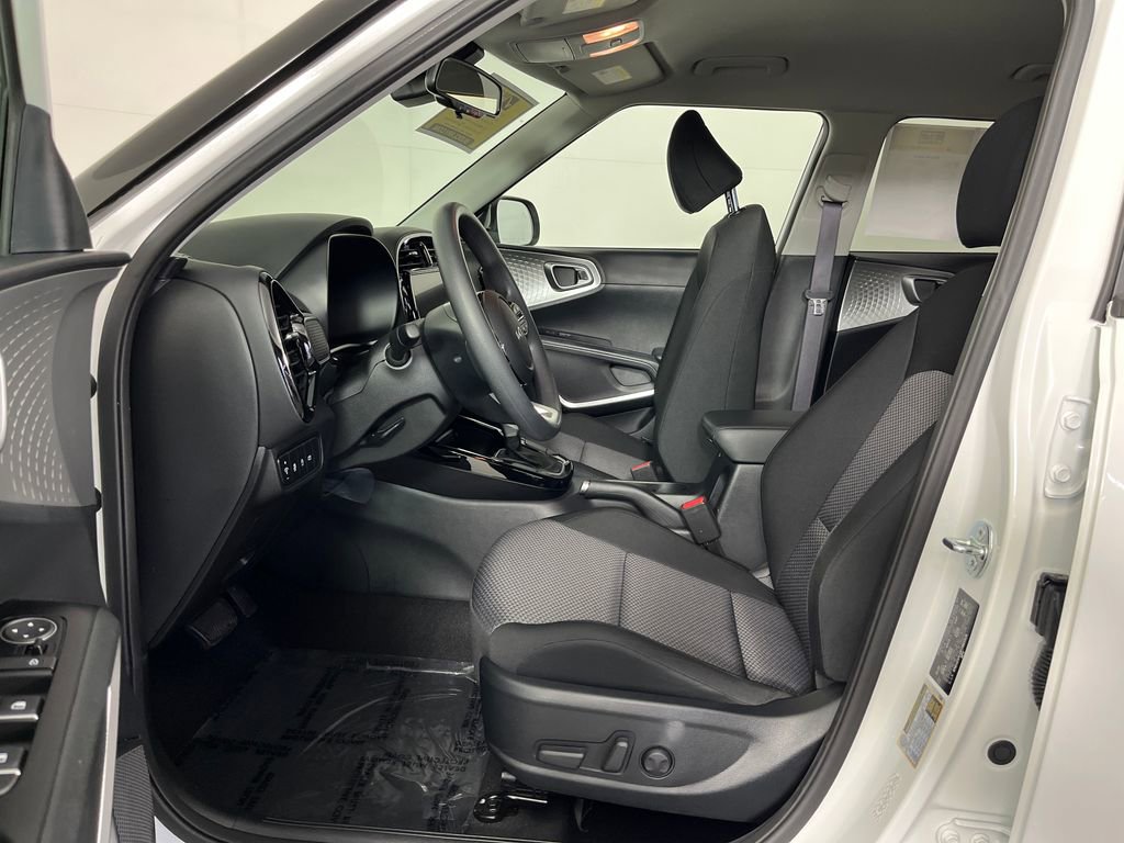 Used 2023 Kia Soul S FWD image 11