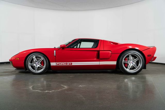 Used 2005 Ford GT image 5